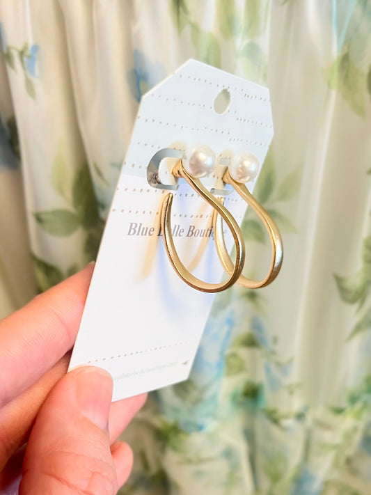 Mabel Matte Hoop Earrings w/ Pearl Stud