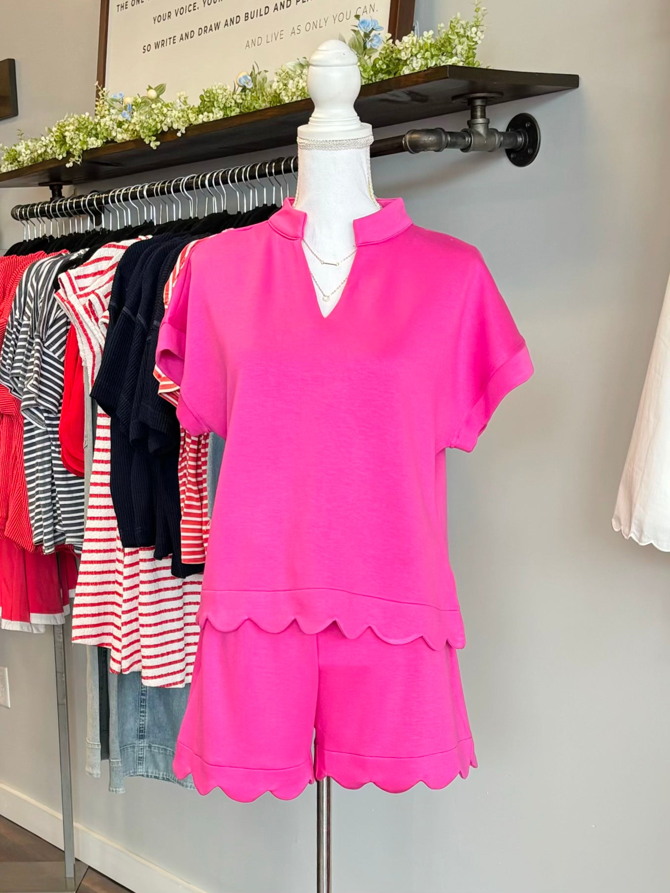 Sallie Scallop Hem Short Set | Hot Pink