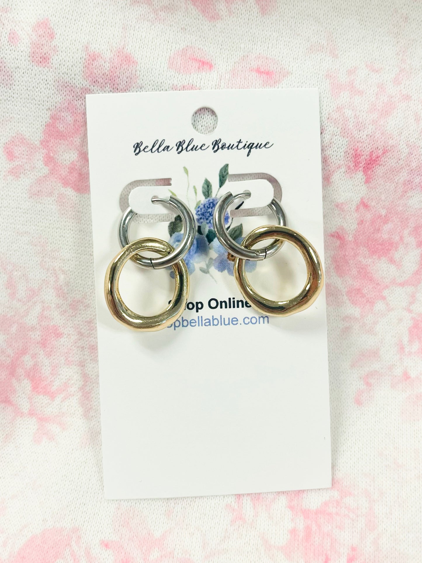 Nelly Two-Tone Intertwined Earrings