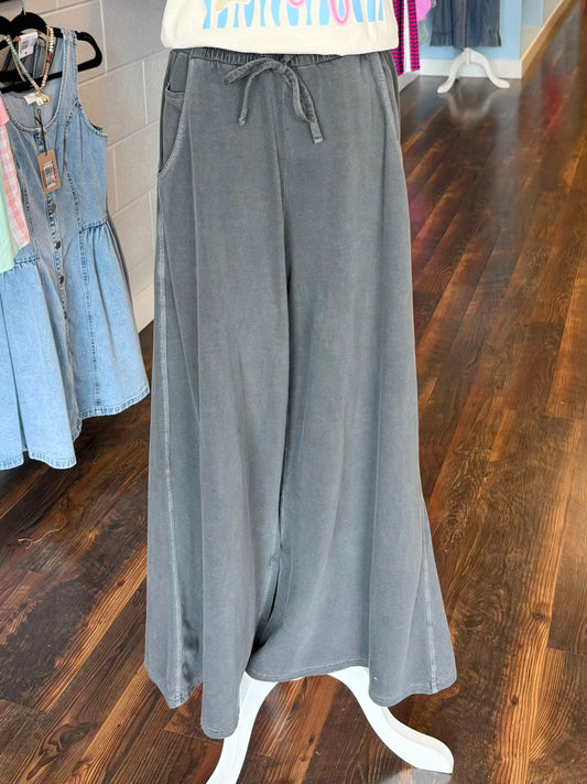 Aston Pigment Dyed Pants | Black