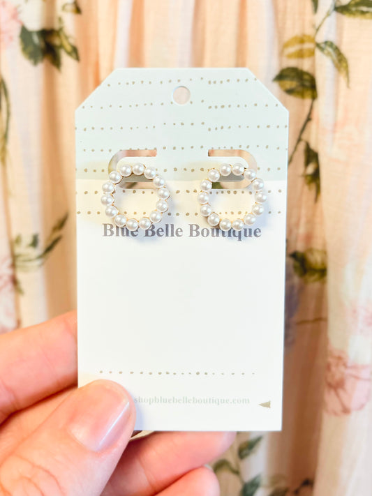 Elio Pearl Circle Studs