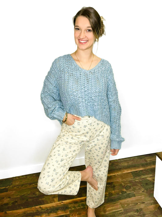 Carson Popcorn Yarn V-Neck Sweater | Blue