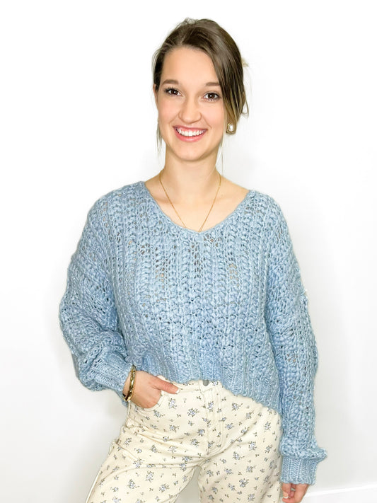 Carson Popcorn Yarn V-Neck Sweater | Blue