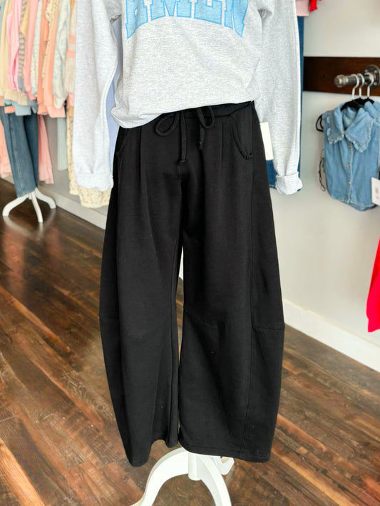 Peyton Barrel Leg Sweatpants | Black