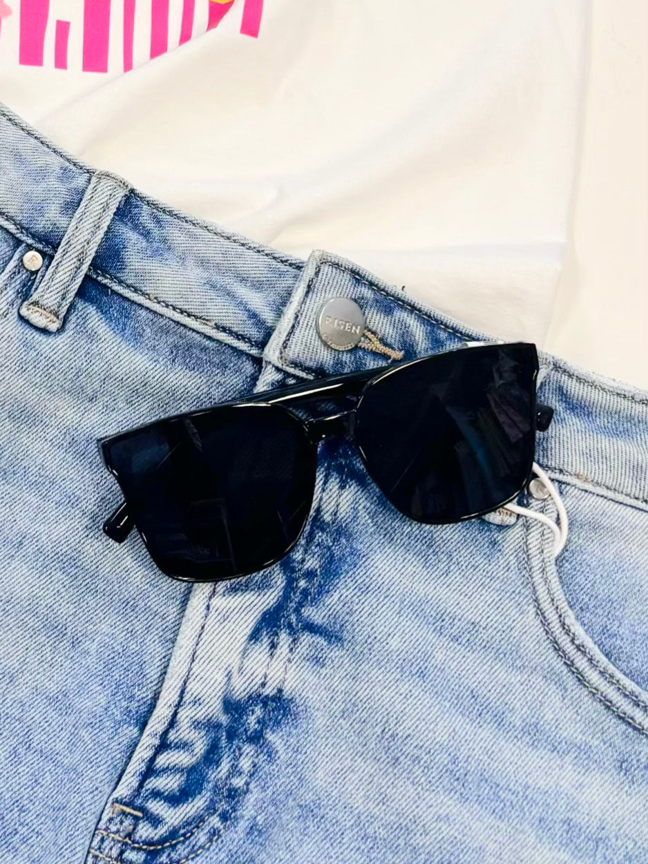 James Square Sunglasses | Black