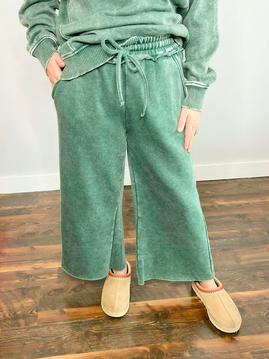 Mila Acid Wash Fleece Pants | Dark Green